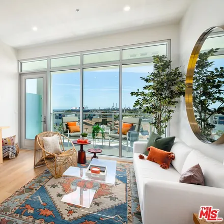 Image 8 - Oceanaire, 150 West Ocean Boulevard, Long Beach, CA 90802, USA - Apartment for rent