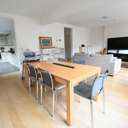 Rent this 2 bed apartment on Avenue des Volontaires - Vrijwilligerslaan 245 in 1150 Woluwe-Saint-Pierre - Sint-Pieters-Woluwe, Belgium