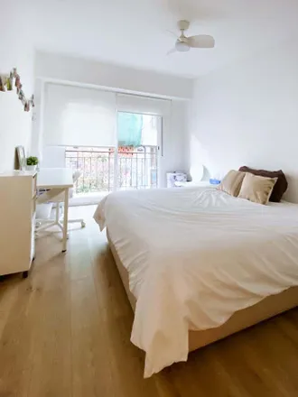 Rent this 6 bed room on La Lluna in Carrer de Sant Ramon, 23