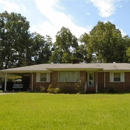 Buy this 3 bed house on 61 Camellia Avenue in Garden City, Chatham County
