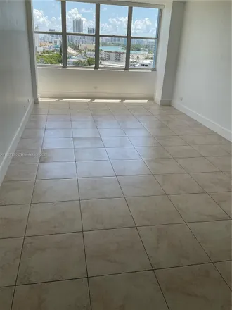 Image 2 - 7441 Wayne Avenue, Atlantic Heights, Miami Beach, FL 33141, USA - Condo for rent