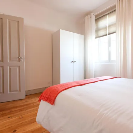 Rent this 5 bed room on Rua da Boavista 604 in 4050-049 Porto, Portugal