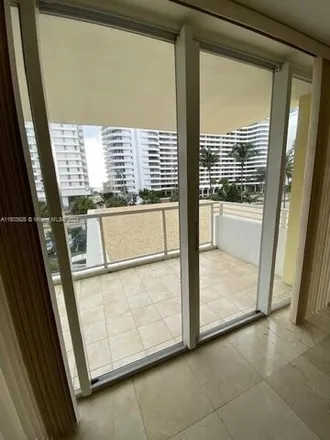 Image 6 - 5500 Block, Miami Beach, FL 33140, USA - Condo for rent