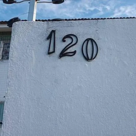 Rent this studio house on Avenida Castro Alves in Águas Compridas, Olinda - PE