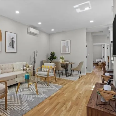 Image 2 - 1009 East 52nd Street, New York, NY 11234, USA - House for sale