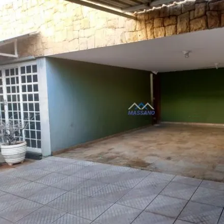 Buy this 3 bed house on Avenida Ulhoa Cintra in Centro, Piracicaba - SP