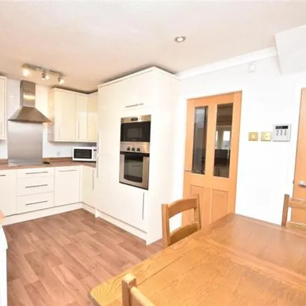 Image 5 - Colton Garth, Colton, LS15 9EG, United Kingdom - House for sale