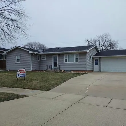 Buy this 4 bed house on 2723 North 13th Street in Fort Dodge, IA 50501