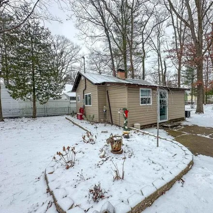 Buy this 2 bed house on 1598 Iroquois Avenue in Houghton Lake, Denton Township