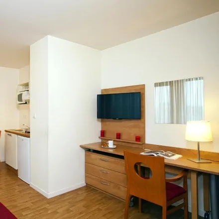 Rent this 2 bed apartment on 185 Boulevard Saint-Jean-Baptiste de la Salle in 35000 Rennes, France