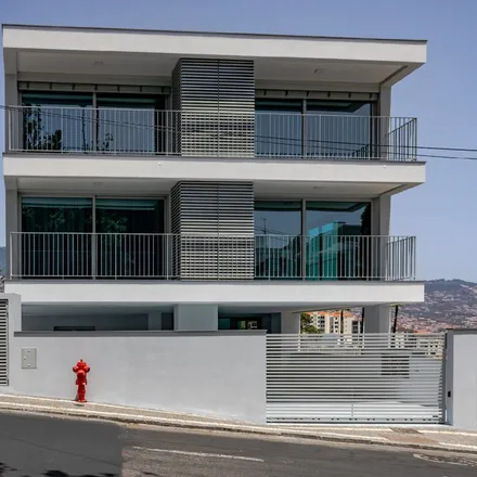 Image 1 - R DR Pita-Clube Ténis, Rua Dr Pita, 9000-645 Funchal, Madeira, Portugal - Apartment for rent
