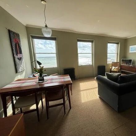 Image 3 - James Villa, Balmoral Place, Broadstairs, CT11 8JJ, United Kingdom - Apartment for sale