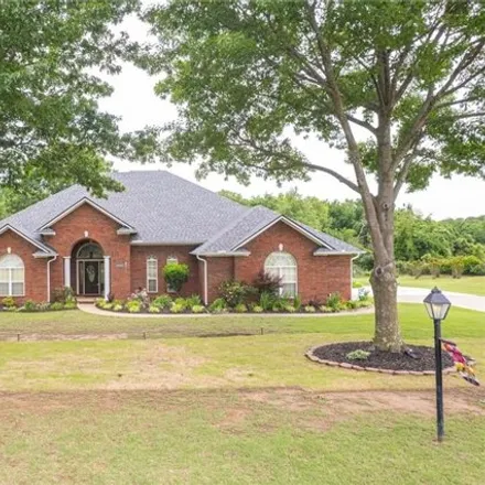 Buy this 3 bed house on 6655 Highland Park in Fort Smith, AR 72916