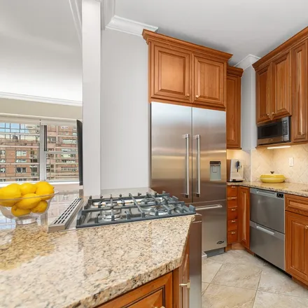 Image 7 - Chase, 360 East 72nd Street, New York, NY 10021, USA - Condo for sale