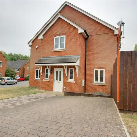 Rent this 4 bed house on Jubilee Walk in Kings Langley, WD4 8FF