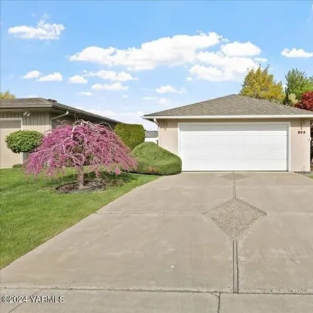 Buy this 3 bed house on 811 Tanarae Place in Yakima, WA 98908