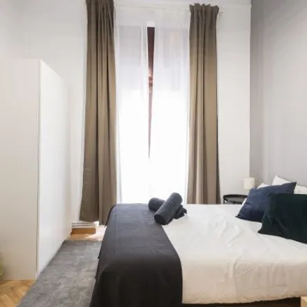 Rent this 6 bed room on Madrid in Costanilla de Santiago, 3