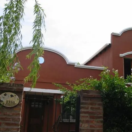 Buy this 4 bed house on Martín Rodríguez 1456 in Adrogué, Argentina