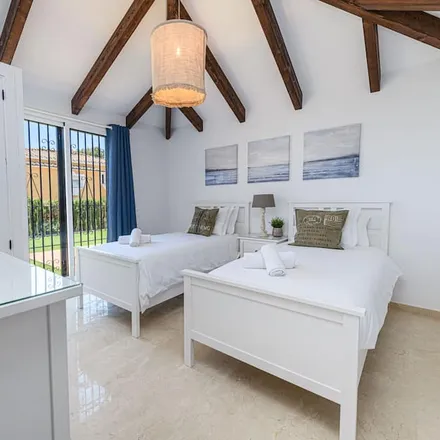 Rent this 4 bed house on Sitio de Calahonda in Autovía del Mediterráneo, 29650 Mijas