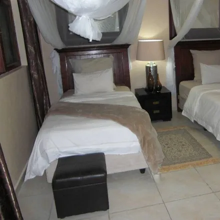 Image 3 - Zambezi Rd - House for rent