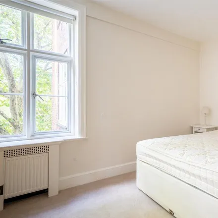 Image 9 - Chesterfield House, Chesterfield Gardens, London, W1J 7TL, United Kingdom - Apartment for rent
