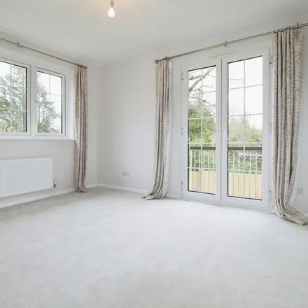 Rent this 6 bed apartment on High Road Eastcote in London, HA5 2EY