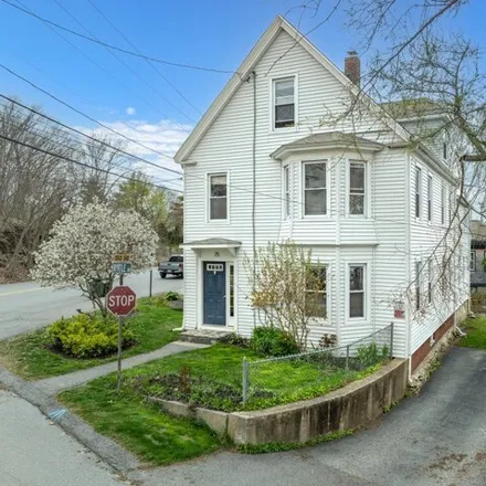 Buy this studio house on 75 Myrtle Avenue in South Portland, ME 04106