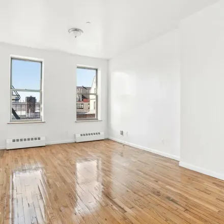 Image 4 - 2015 1st Avenue, New York, NY 10029, USA - Apartment for rent