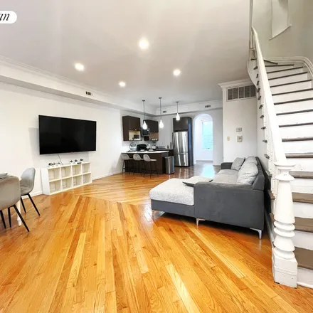 Rent this 4 bed townhouse on 157 19th Street in New York, NY 11215