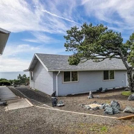 Image 2 - 5593 Castle Drive, Oceanside, Tillamook County, OR 97141, USA - House for sale