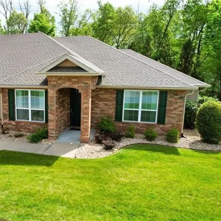 Buy this 2 bed house on 22 Highland Parkway in Bella Vista, AR 72715