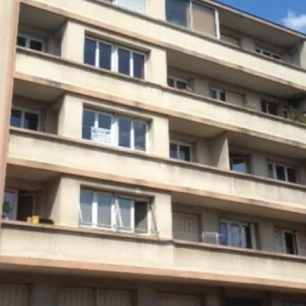 Rent this 3 bed apartment on 22 boulevard Desaix in 63000 Clermont-Ferrand, France