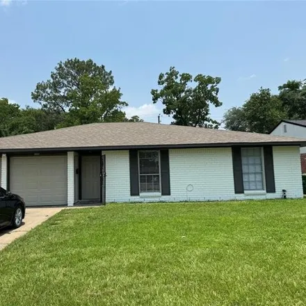 Rent this 3 bed house on 5852 West Airport Boulevard in Houston, TX 77035