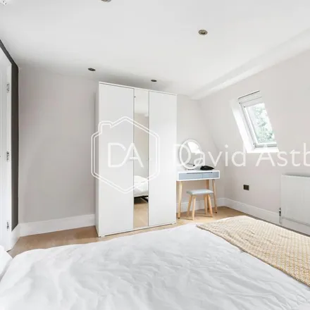 Image 3 - 50 Queens Avenue, London, N10 3NR, United Kingdom - Apartment for rent