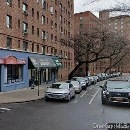 Image 2 - 1569 Metropolitan Avenue, New York, NY 10462, USA - Condo for sale