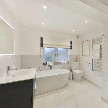 Image 7 - 41 Leckford Road, London, SW18 3PS, United Kingdom - Townhouse for rent