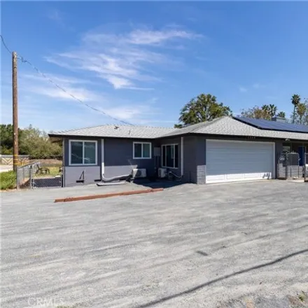 Buy this 5 bed house on 1584 West Menlo Avenue in Hemet, CA 92543