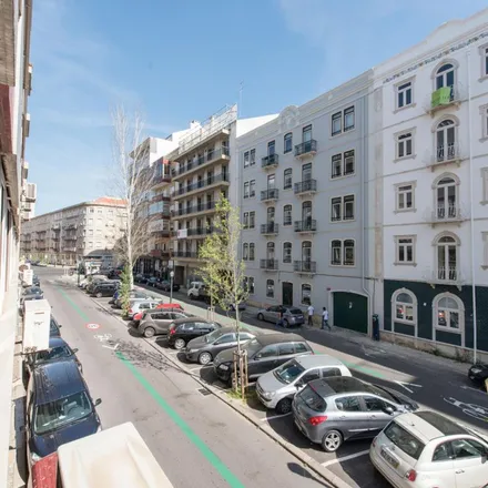 Image 2 - Avenida Visconde de Valmor 20, 1000-292 Lisbon, Portugal - Apartment for rent