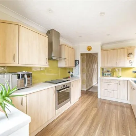 Image 5 - Winern Glebe, Byfleet, KT14 7LT, United Kingdom - House for sale