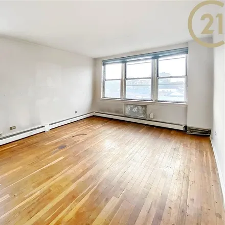 Image 3 - 2555 East 12th Street, New York, NY 11235, USA - Condo for sale