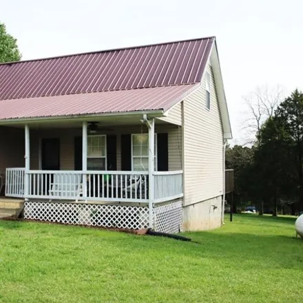 Image 2 - 2418 East Gooseneck Road, White County, TN 38583, USA - House for sale