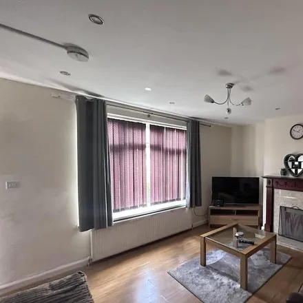 Image 3 - Walsall, WS3 3EQ, United Kingdom - House for rent