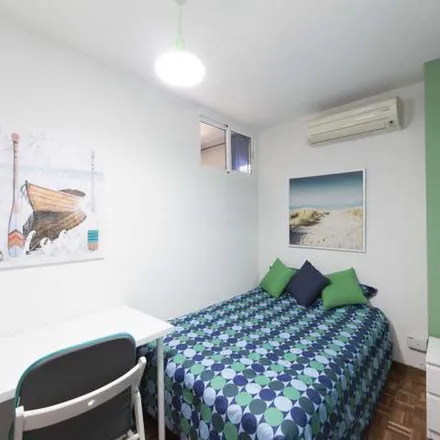 Rent this 5 bed apartment on Alto Estiglo in Calle del Río Tormes, 28801 Alcalá de Henares