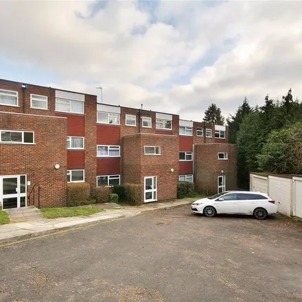 Rent this 1 bed apartment on Woodlands Court in Old Woking, GU22 7RY