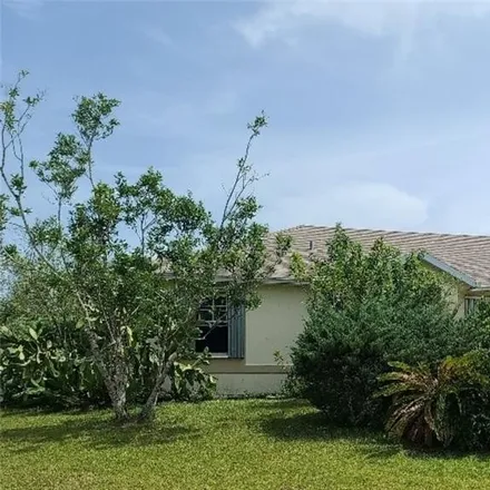 Buy this 2 bed house on 720 Cockatoo Court in Polk County, FL 34759