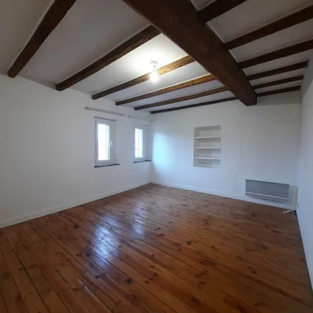 Rent this 4 bed apartment on 7 chemin de l'Enfer in 63800 Cournon-d'Auvergne, France