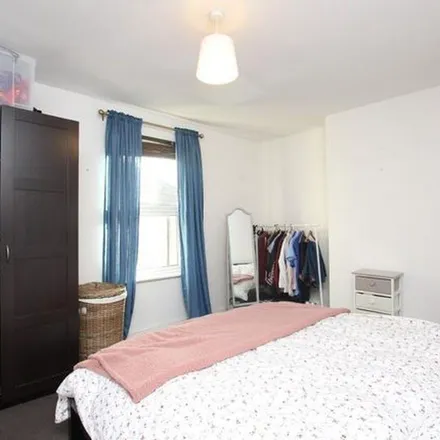 Rent this 2 bed apartment on Brighton Terrace in Bristol, BS3 3PS