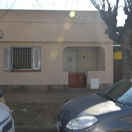 Buy this 2 bed house on Juan José Paso in Partido de San Miguel, Muñiz