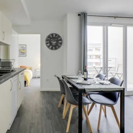 Image 4 - 10 Rue Pasteur, 78711 Mantes-la-Ville, France - Apartment for rent