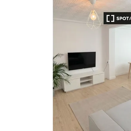 Rent this 2 bed apartment on Carrer de Nicolau de Montsoriu in 36, 46011 Valencia